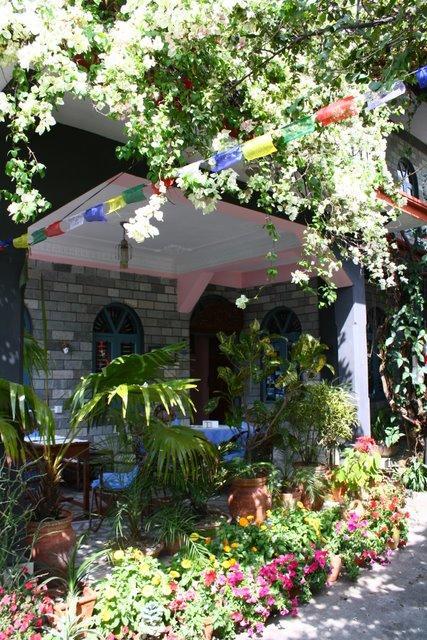 Sacred Valley Inn Pokhara Ngoại thất bức ảnh
