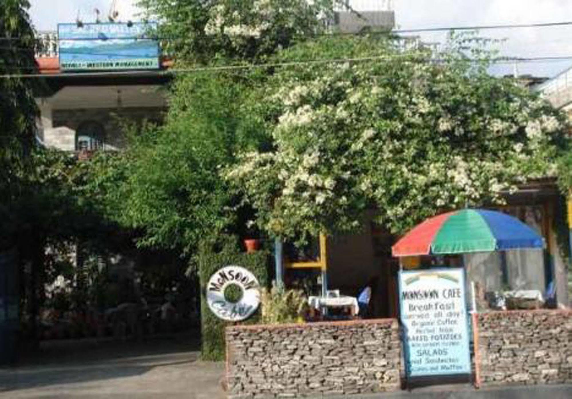 Sacred Valley Inn Pokhara Ngoại thất bức ảnh