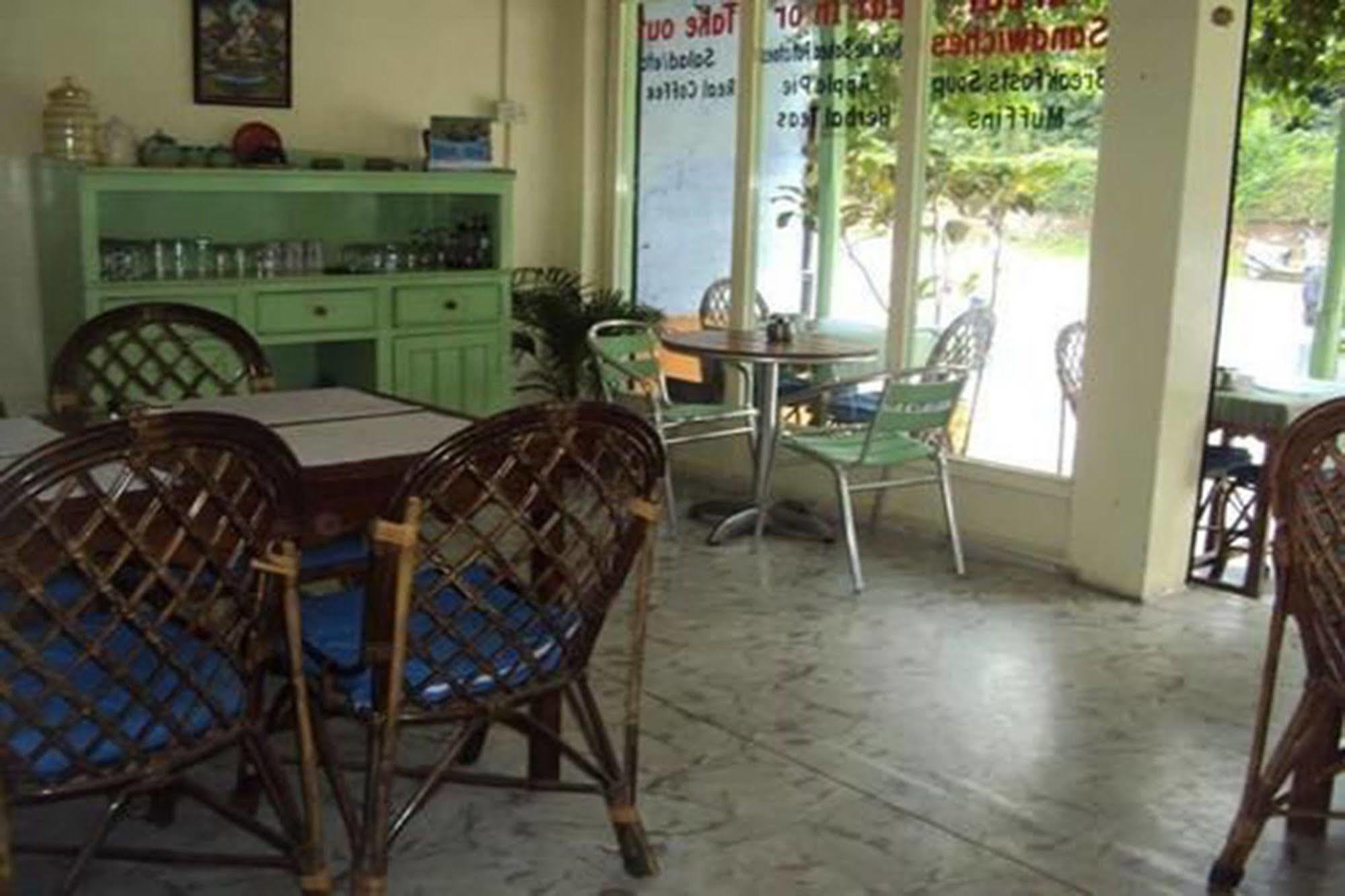 Sacred Valley Inn Pokhara Ngoại thất bức ảnh