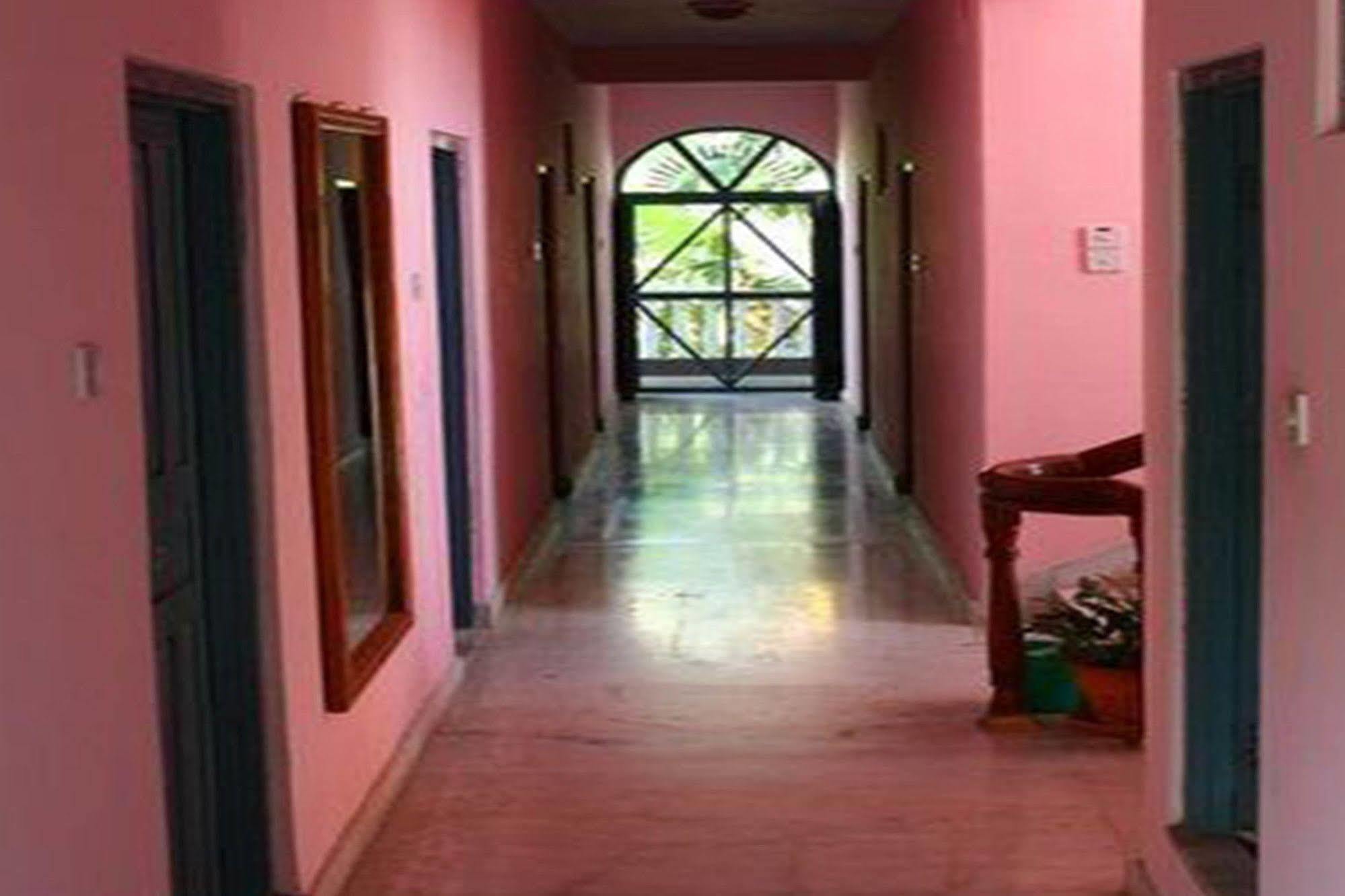 Sacred Valley Inn Pokhara Ngoại thất bức ảnh